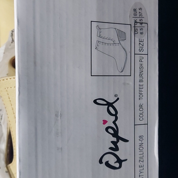 Chic Side Cut Burnished Booties - Picture 5 of 7